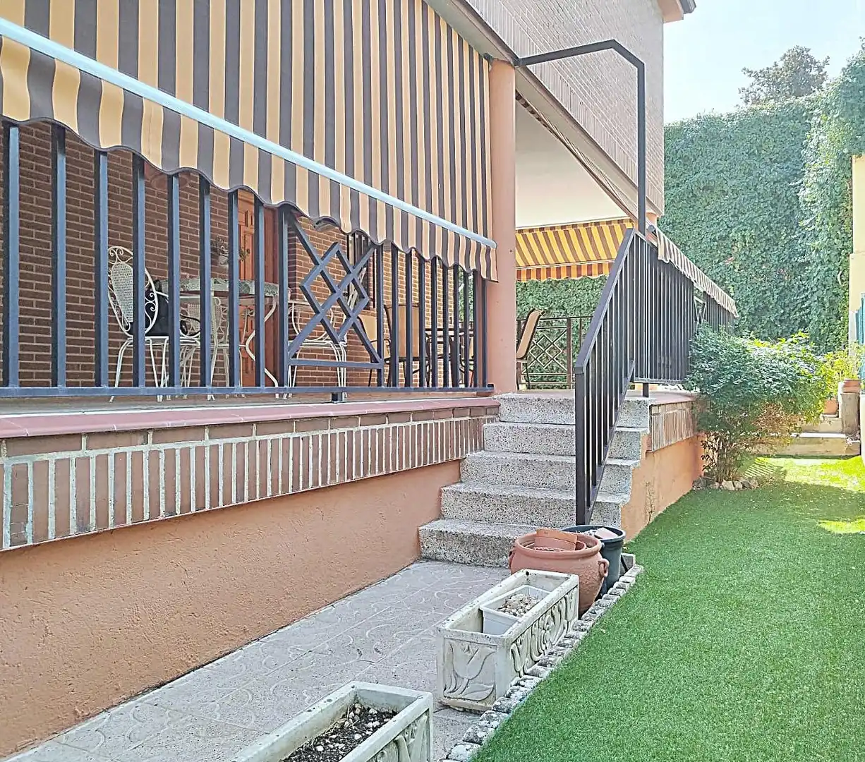 Terrace of Detached homes for sale in Los Villares