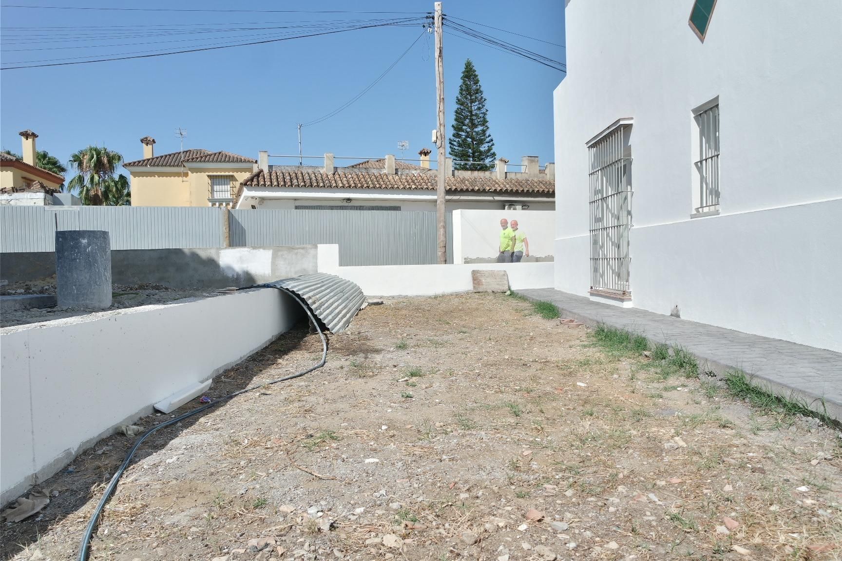Vista exterior de Casa adosada en venda en Sanlúcar de Barrameda amb Calefacció, Jardí privat i Terrassa