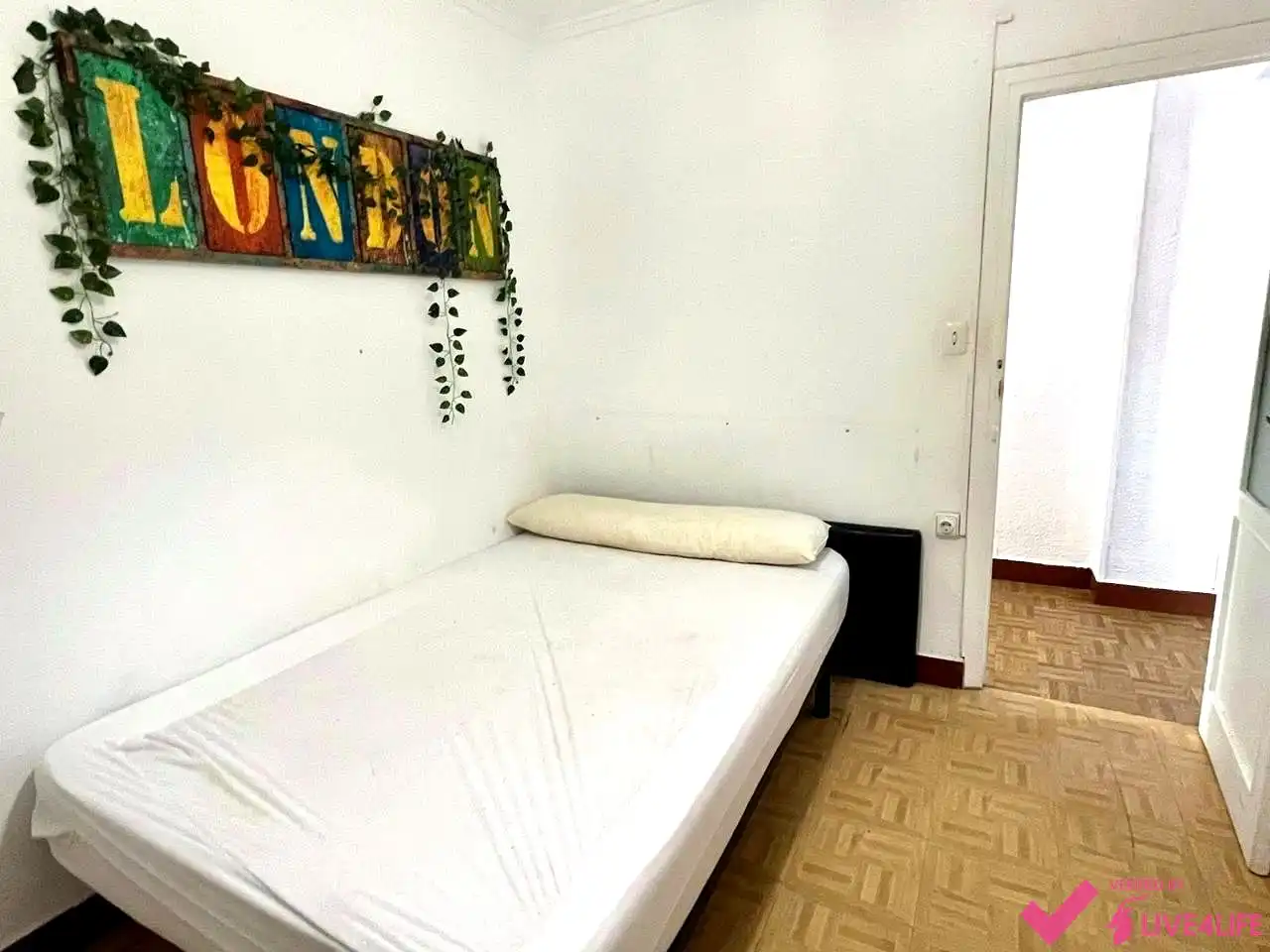 Habitación de Piso de alquiler en Valencia con Jardín privado y Amueblado
