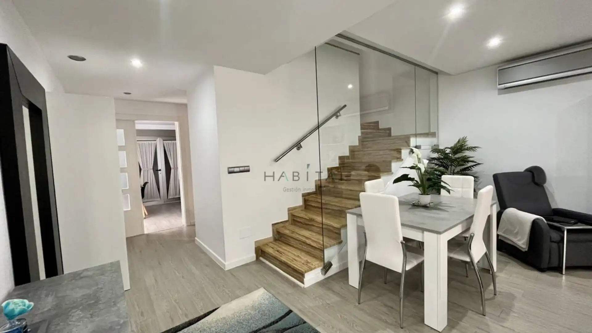 Dúplex en venta en Pilar de la Horadada con Aire acondicionado, Terraza y Amueblado