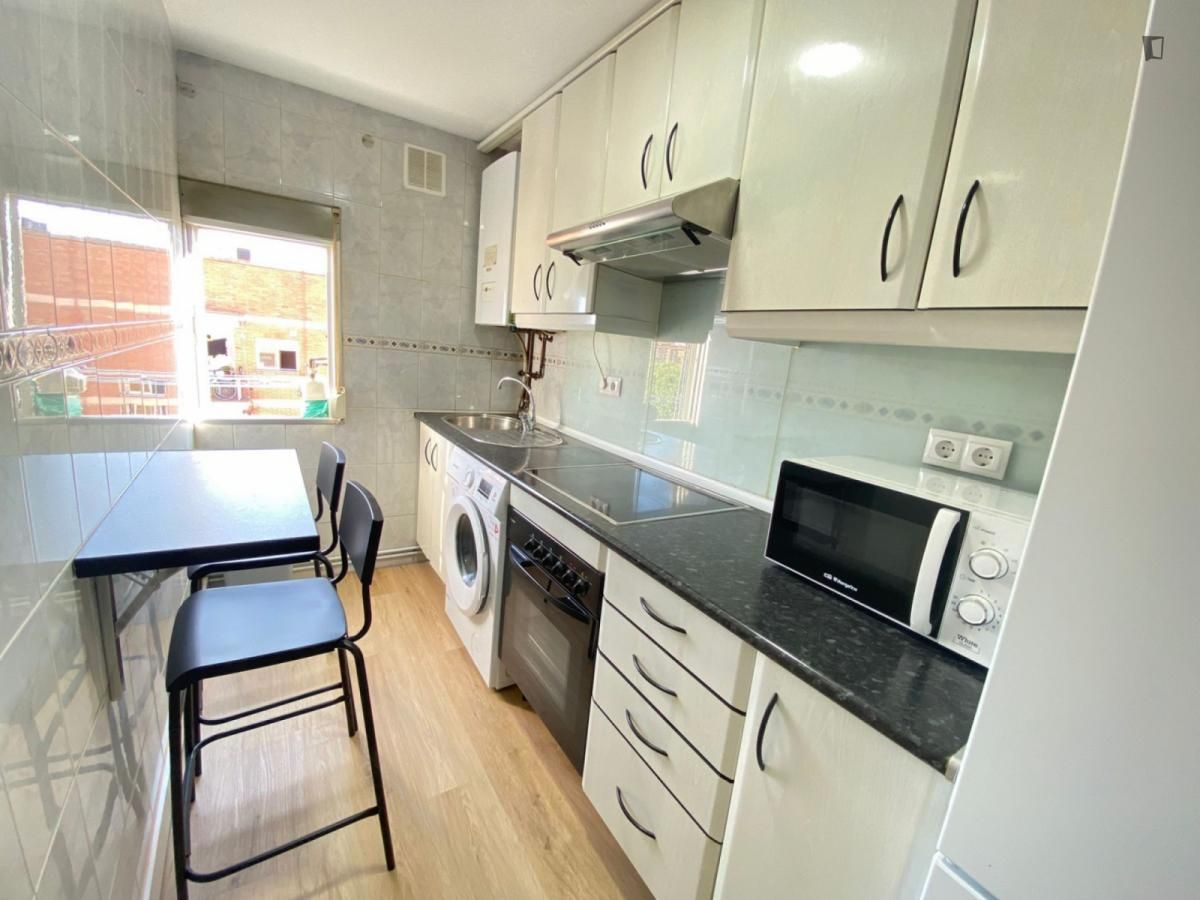 Apartment to share in Palomeras Sureste