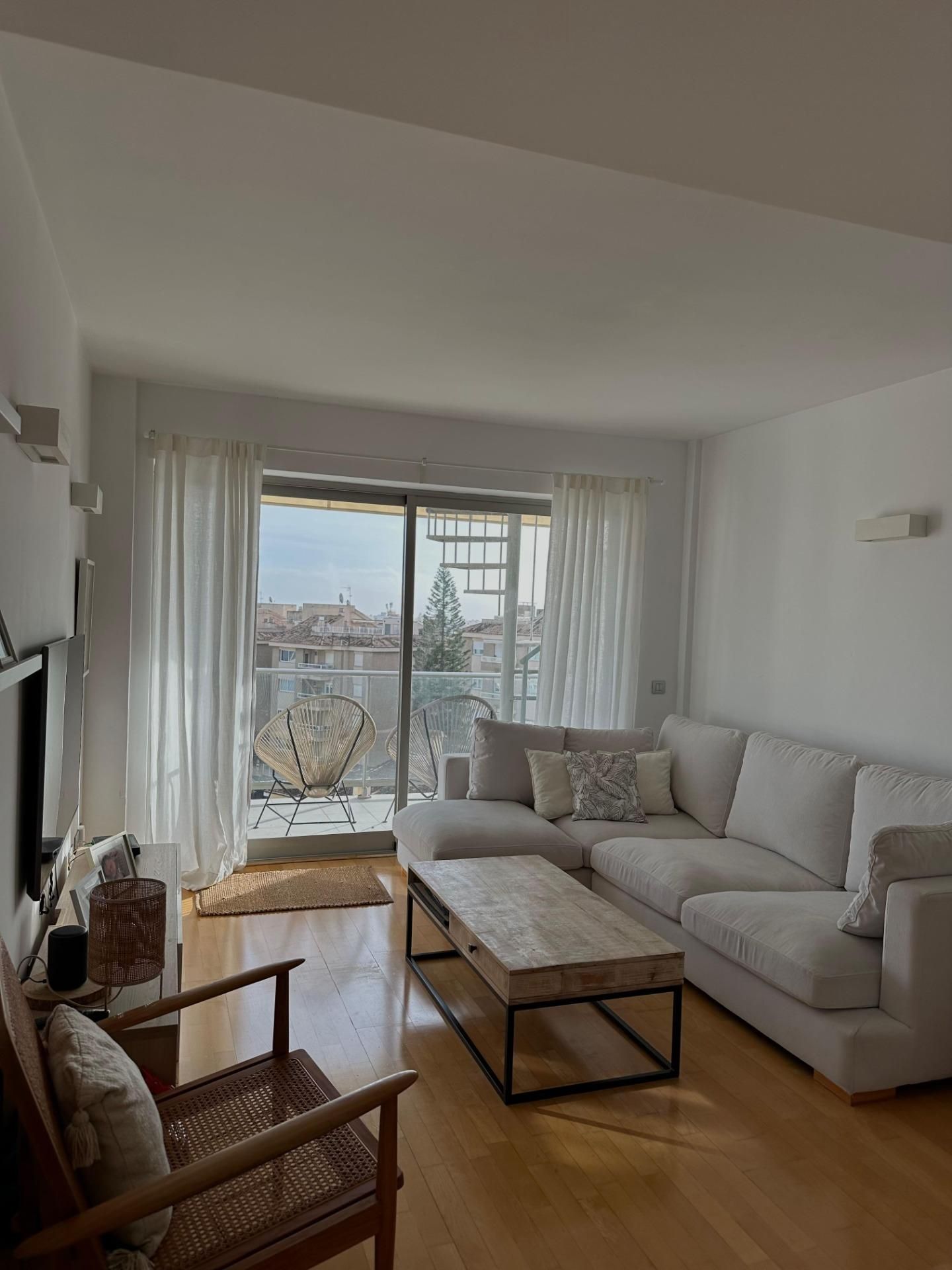 Wohnung zur Miete in Zona los Colegios, Ponent