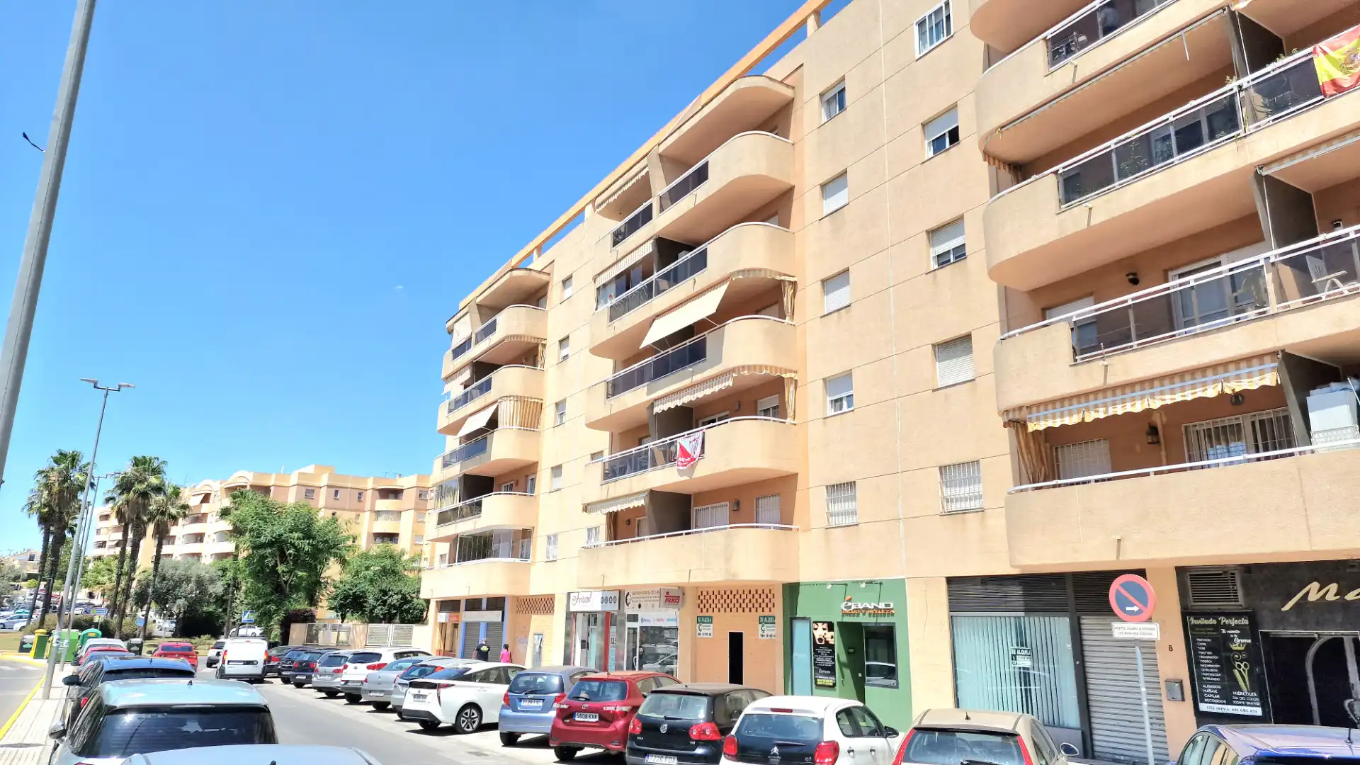 Vista exterior de Local de alquiler en San Juan de Aznalfarache