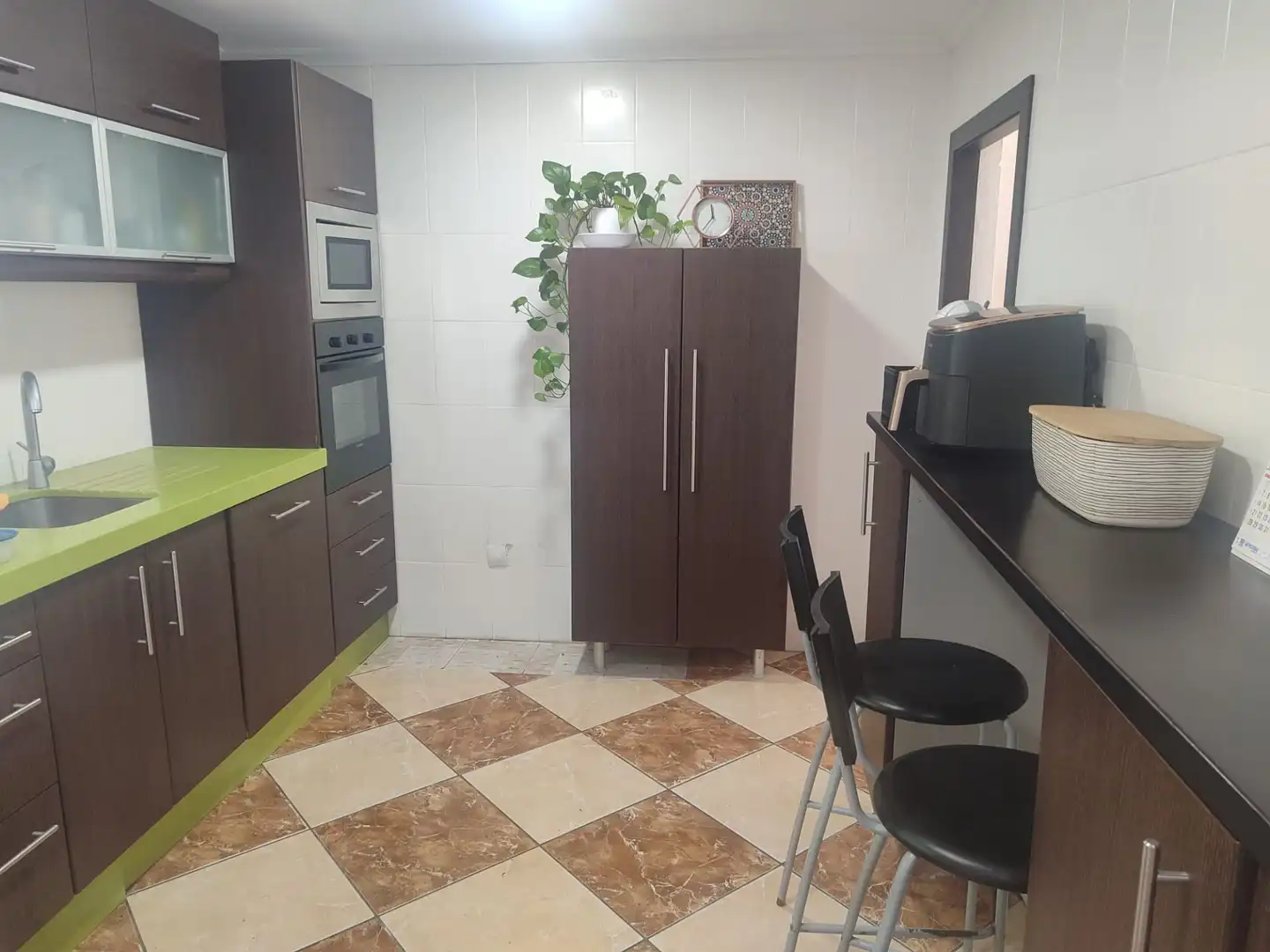 Cuina de Casa adosada en venda en Algeciras amb Aire condicionat i Traster