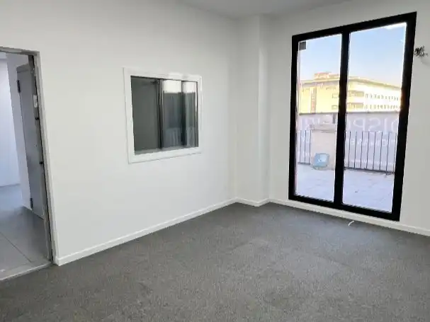 Büro zum Verkauf in Aranjuez mit Klimaanlage, Heizung und Terrasse