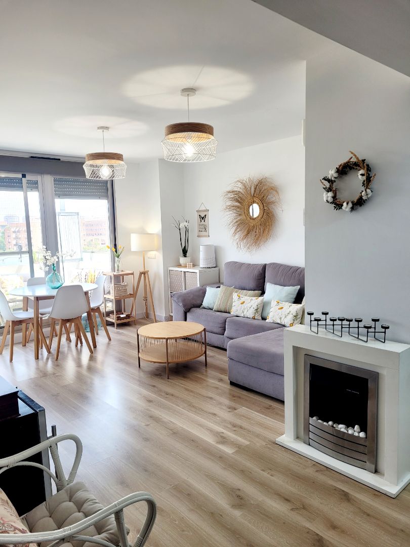 Living room of Flat to rent in  Valencia Capital  with Air Conditioner, Heating and Parquet flooring