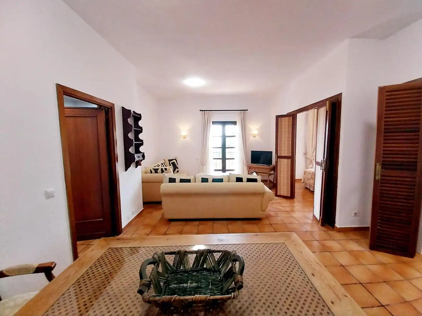 Sala d'estar de Apartament de lloguer en Mijas amb Jardí privat, Terrassa i Balcó