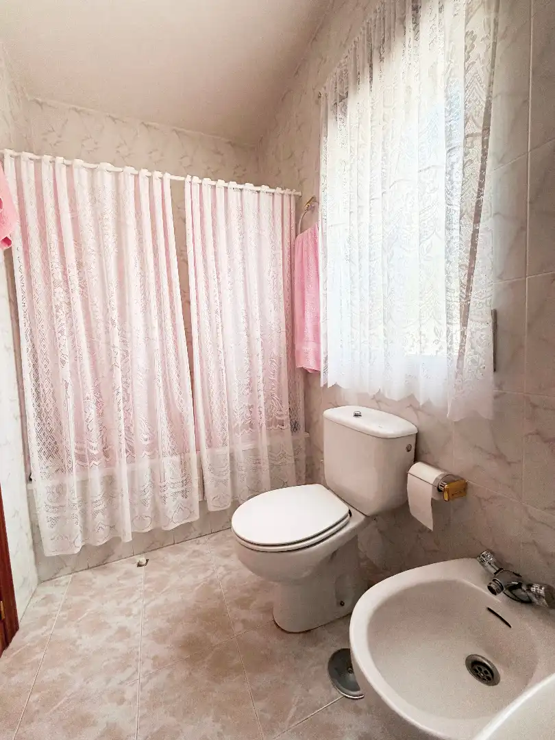 Baño de Casa o chalet en venta en Santa Cruz del Retamar con Aire acondicionado, Calefacción y Jardín privado