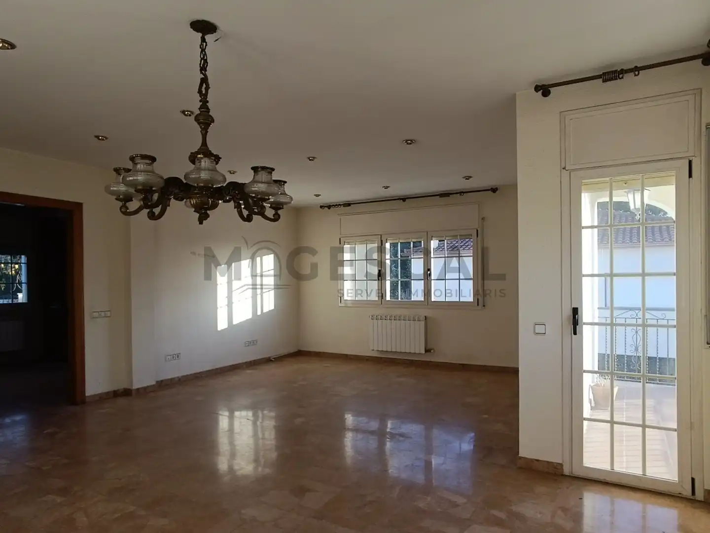 Sala d'estar de Casa o xalet en venda en Caldes de Montbui amb Calefacció, Terrassa i Traster