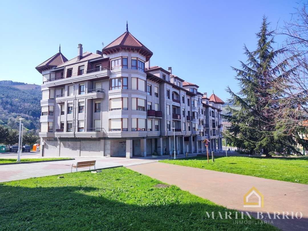 Außenansicht von Wohnung zum verkauf in Muskiz mit Heizung, Privatgarten und Abstellraum