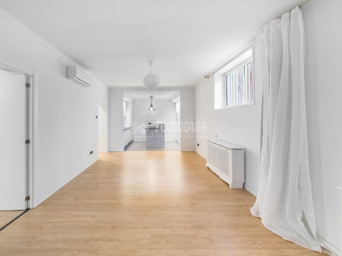 Flat for sale in  Madrid Capital  with Air Conditioner and Heating