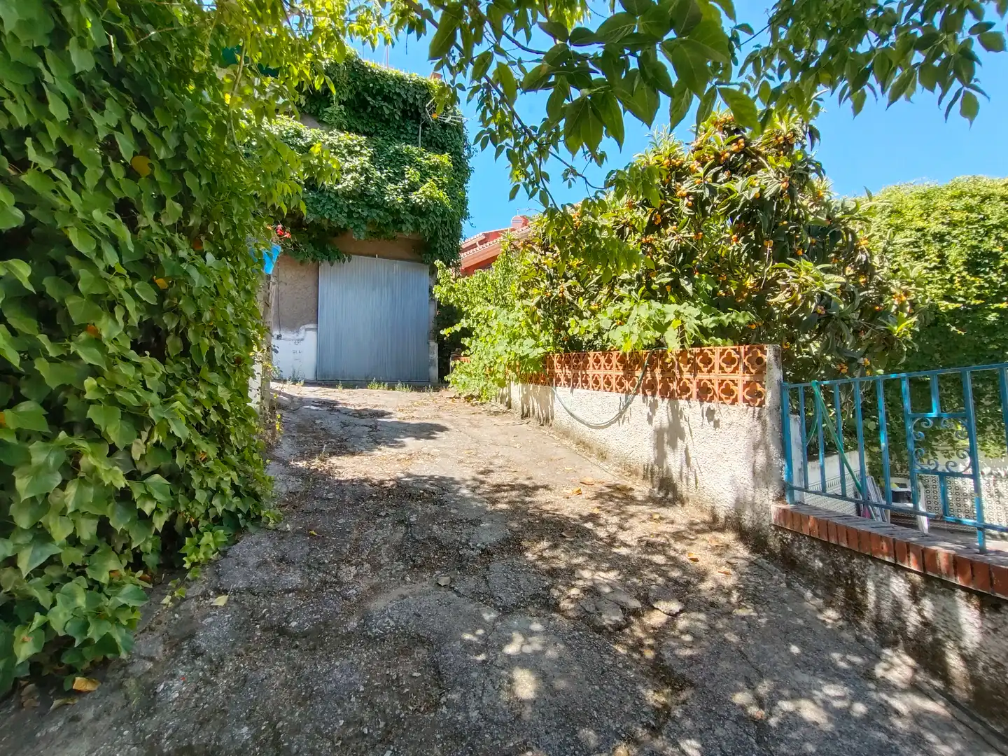 Vista exterior de Casa o xalet en venda en La Zubia amb Aire condicionat, Calefacció i Jardí privat
