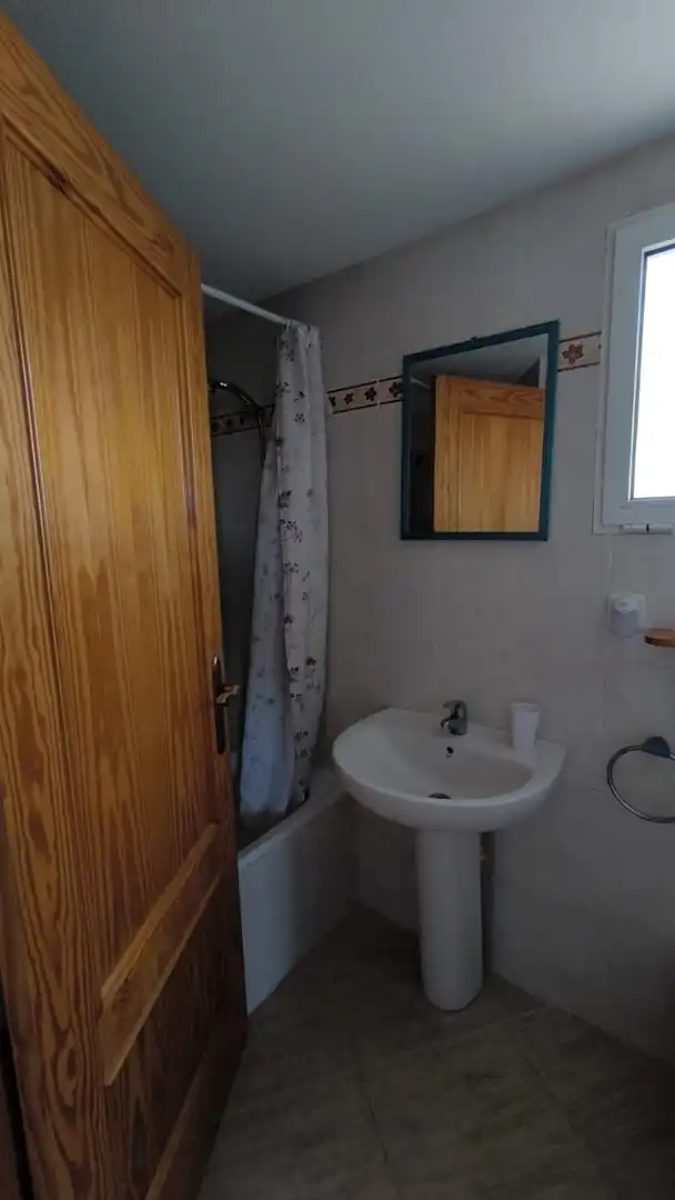 Bany de Apartament de lloguer en Cartagena amb Aire condicionat, Piscina i Moblat