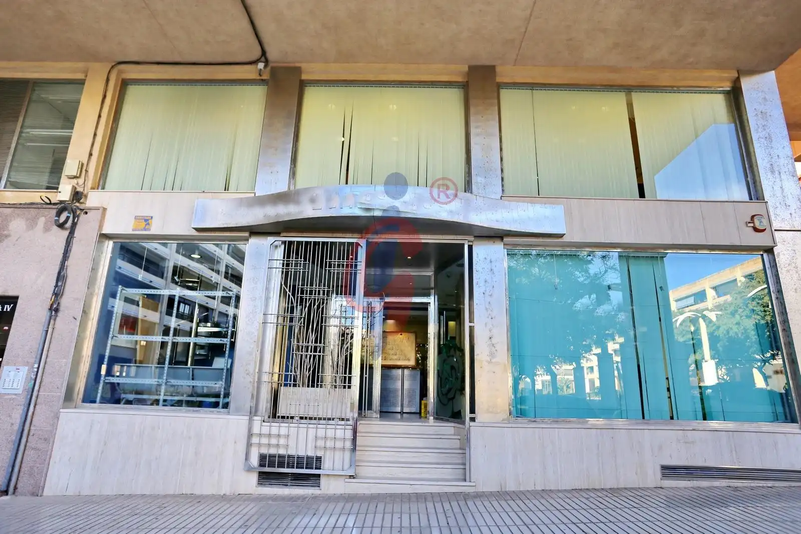 Vista exterior de Local en venda en Pueblo