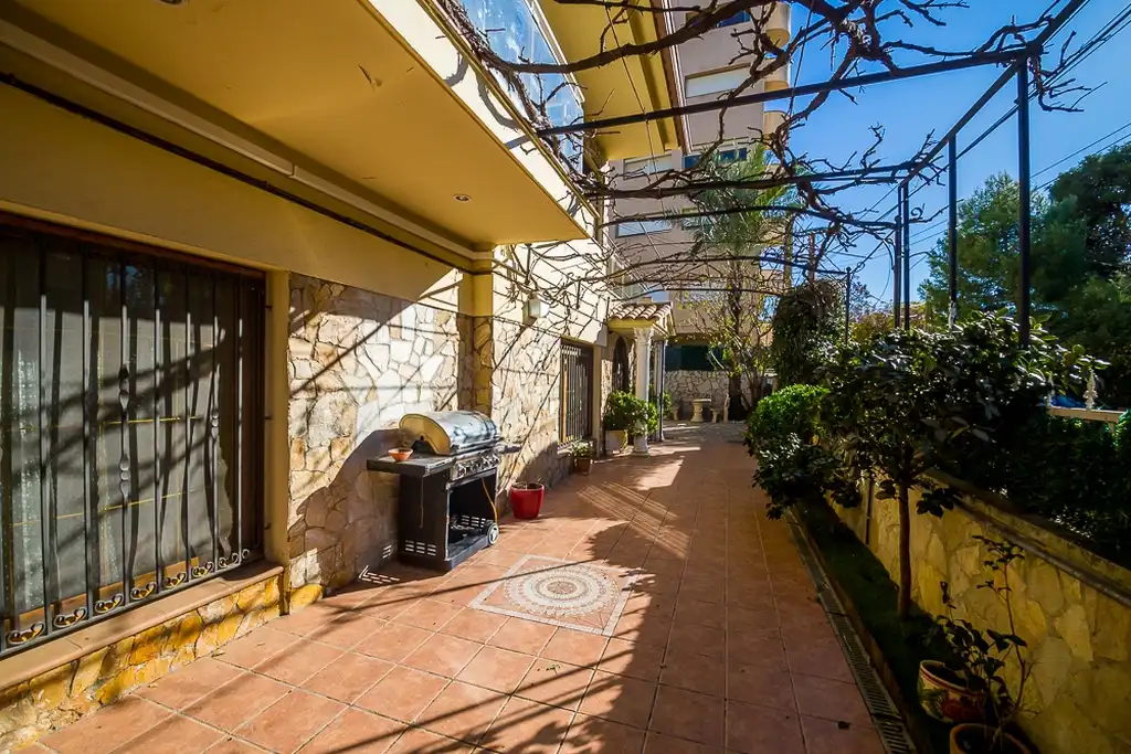 Terraza de Casa adosada en venta en Castell d'Aro, Platja d'Aro i s'Agaró con Aire acondicionado, Calefacción y Jardín privado