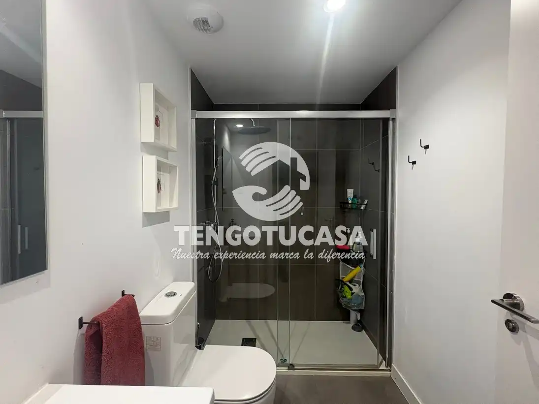 Badezimmer von Wohnung zur Miete in Madrid mit Klimaanlage, Heizung und Privatgarten