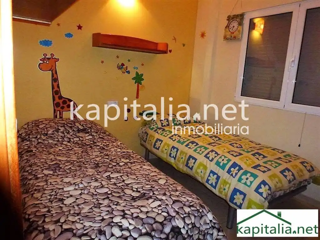 Bedroom of Houses for sale in Alcoy / Alcoi  with Heating, Private garden and Parquet flooring