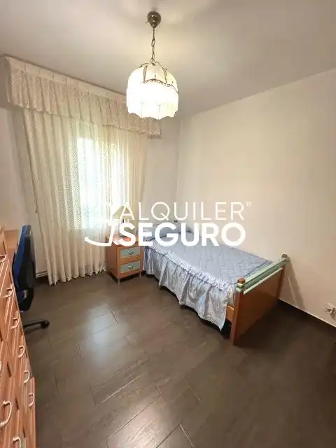 Bedroom of Flat for rent in Madrid  with Heating and Furnished