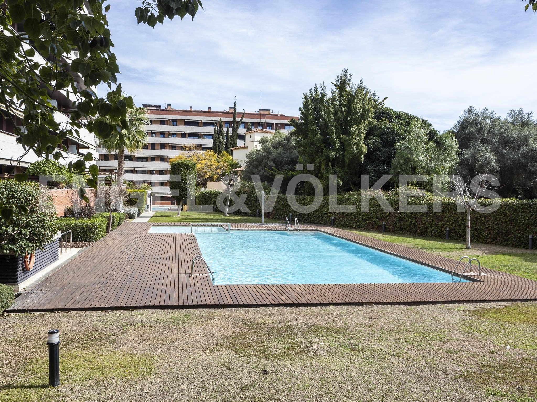 Piscina de Apartamento en venta en Vilanova i la Geltrú con Calefacción, Parquet y Terraza