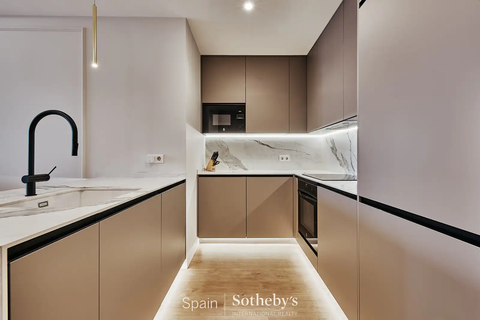 Cocina de Apartamento en venta en Madrid con Aire acondicionado, Calefacción y Terraza