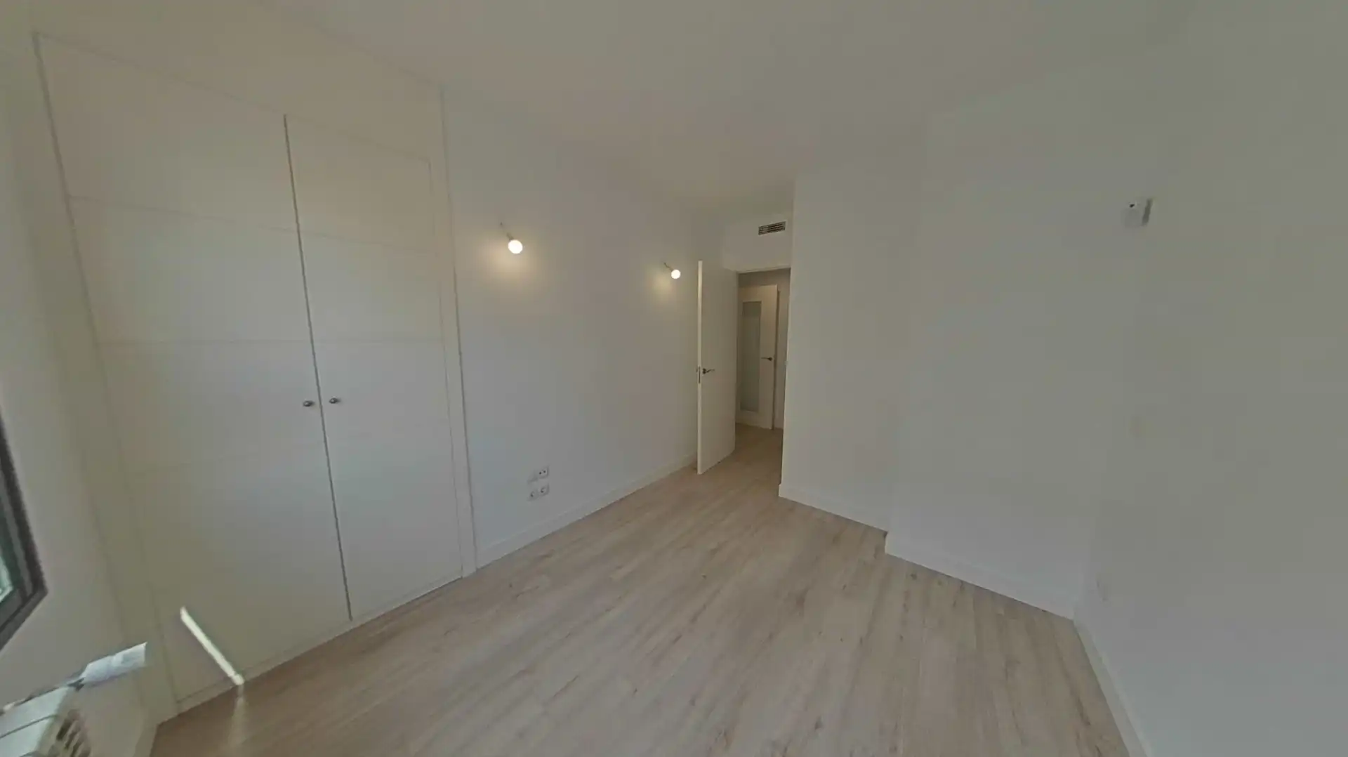 Bedroom of Flat for sale in Madrid  with Air Conditioner, Heating and Parquet flooring
