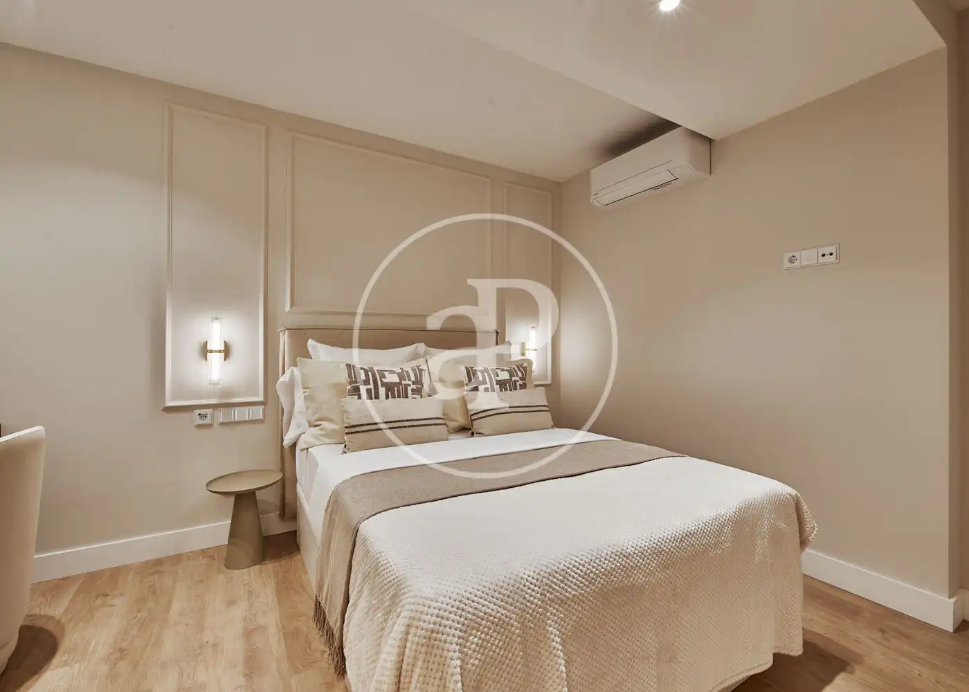 Bedroom of Flat for sale in Madrid  with Air Conditioner, Heating and Furnished