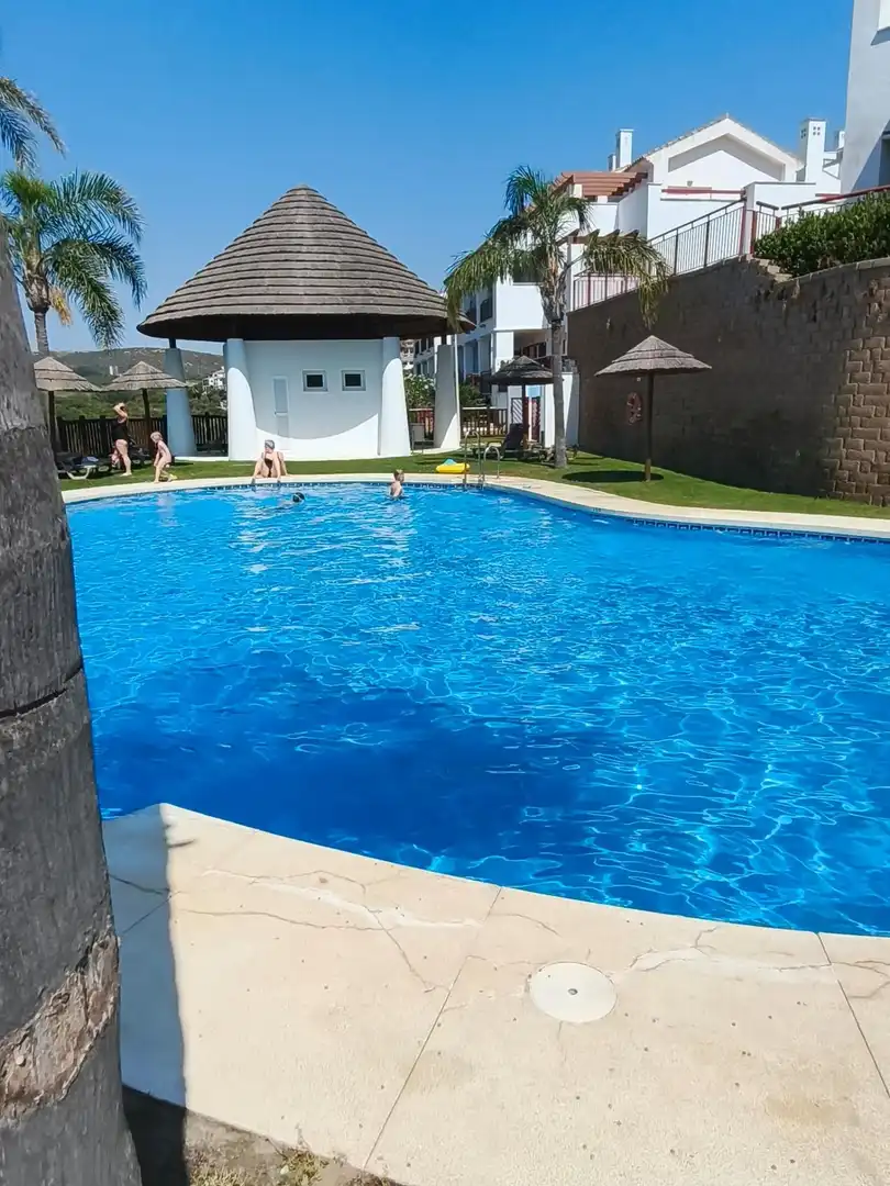 Piscina de Àtic en venda en La Alcaidesa amb Terrassa, Moblat i Piscina comunitària
