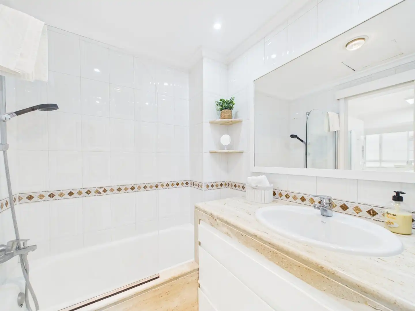Bany de Apartament de lloguer en  Palma de Mallorca amb Aire condicionat, Moblat i Balcó