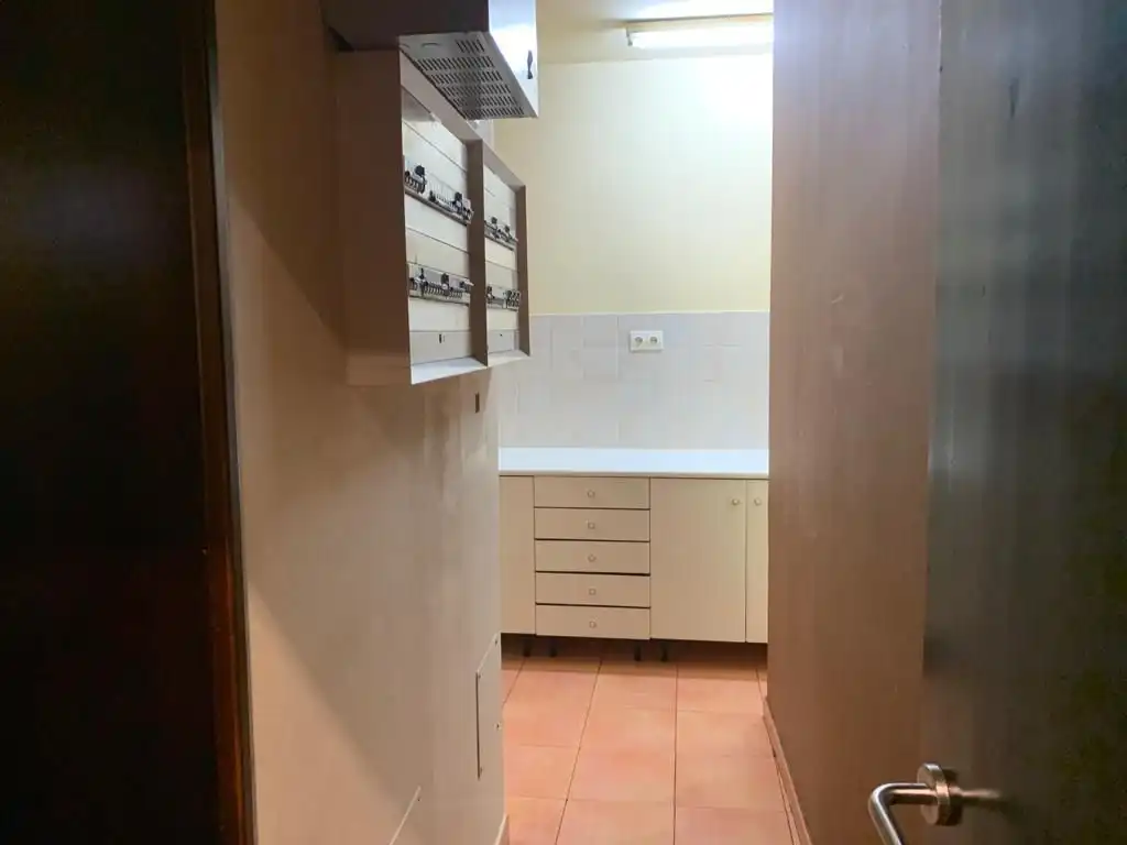 Cuina de Local en venda en Ferrol amb Moblat