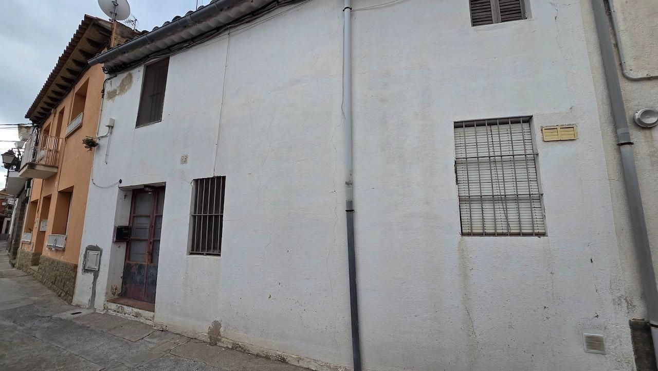 Vista exterior de Finca rústica en venda en Sant Feliu de Codines amb Jardí privat