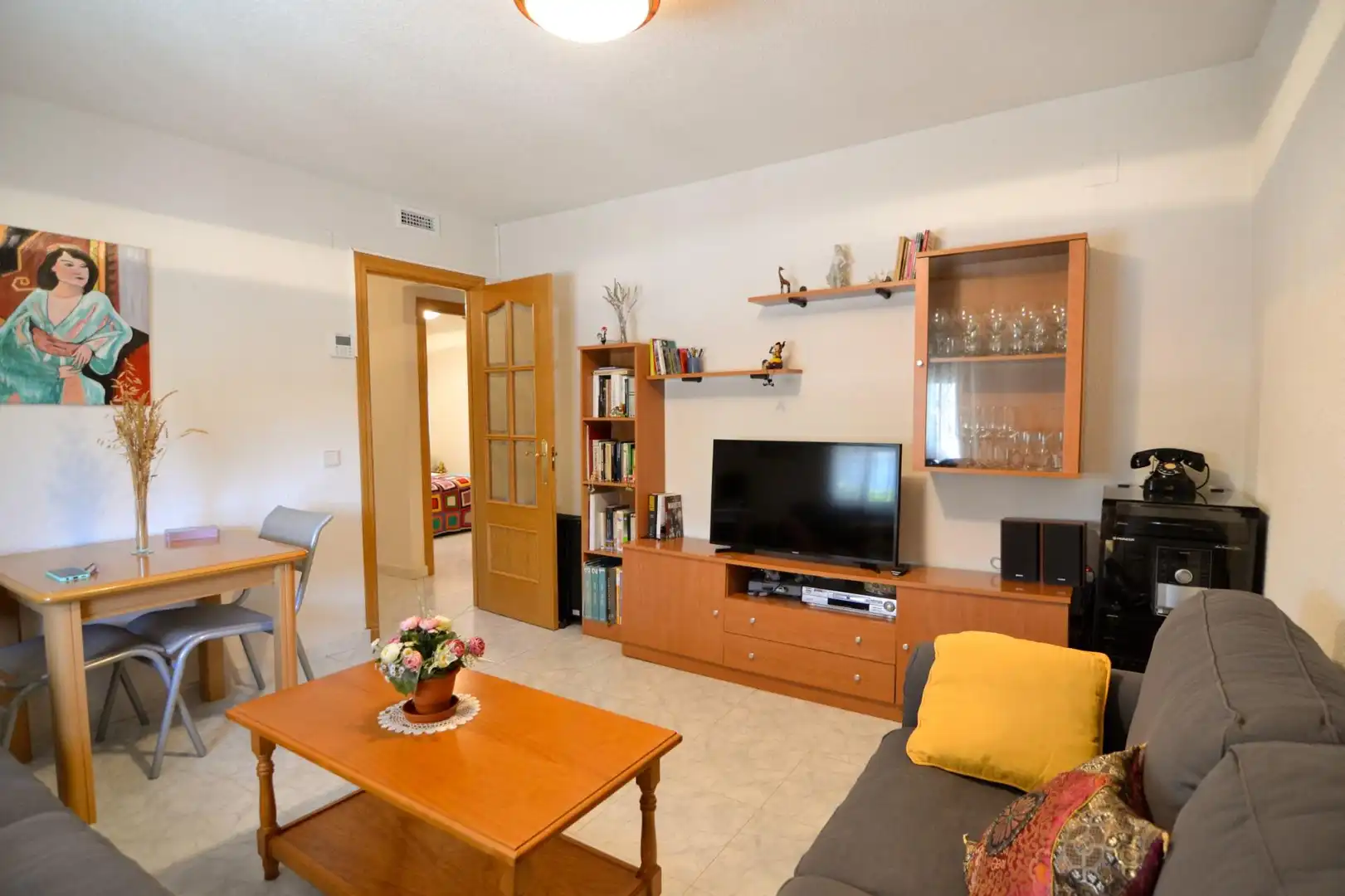 Sala d'estar de Casa o xalet en venda en Casarrubios del Monte amb Calefacció, Jardí privat i Terrassa