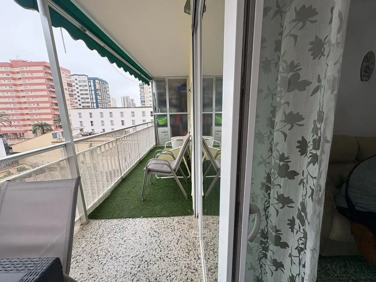Terrasse von Wohnung zum Verkauf in Cullera mit Klimaanlage, Privatgarten und Terrasse