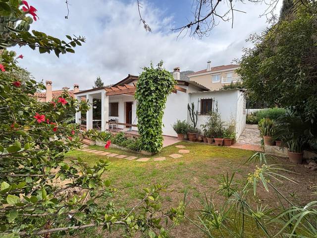 Casa-chalet en Venta en Manantiales - Lagar - Cortijo