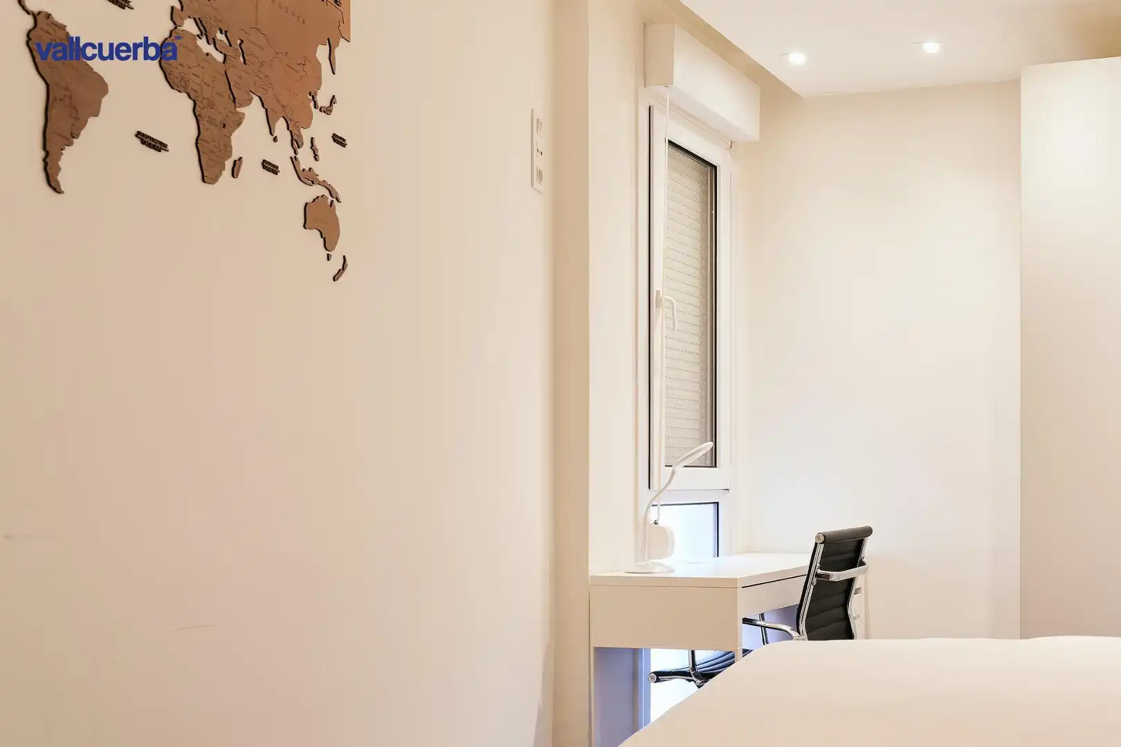 Bedroom of Flat for sale in Barcelona  with Air Conditioner, Heating and Balcony