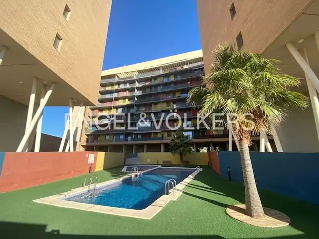 Piso con terraza en alquiler en Carrer del Catedràtic Josep Lluís Blasco Estellés
