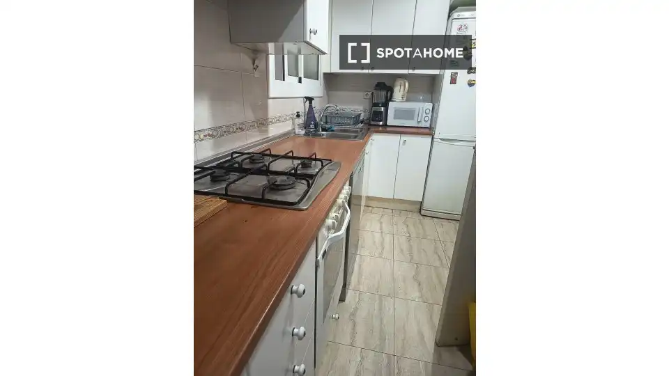 Cocina de Piso para compartir en Barcelona con Aire acondicionado, Calefacción y Amueblado