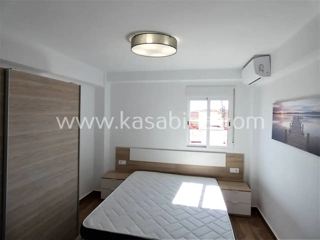 Schlafzimmer von Wohnung zur Miete in Valencia mit Klimaanlage, Heizung und Terrasse