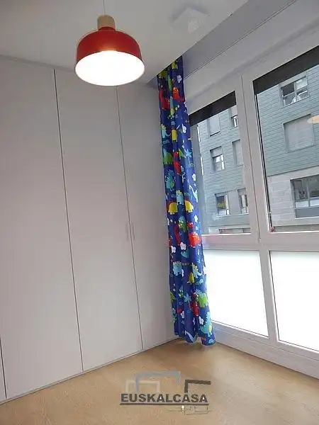 Habitación de Planta baja en venta en Bilbao  con Calefacción y Trastero