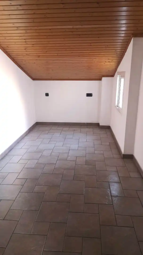 Dachboden zum Verkauf in Rubí mit Terrasse und Ofen