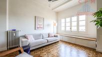 Living room of Flat to rent in  Madrid Capital  with Air Conditioner, Heating and Parquet flooring