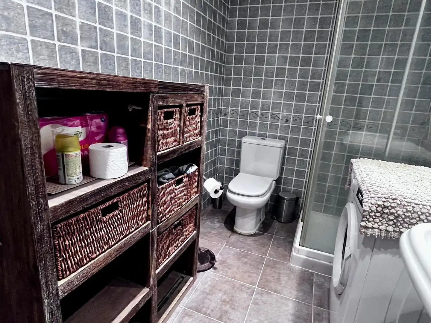 Bathroom of Detached homes for share in Villanueva de la Cañada  with Air Conditioner, Heating and Private garden