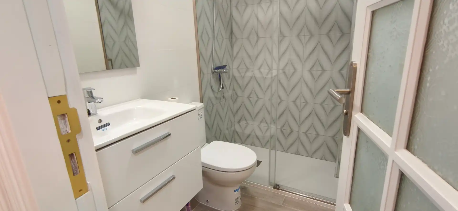 Bathroom of Flat for rent in Santa Cruz de Tenerife  with Oven, Washing machine and Microwave