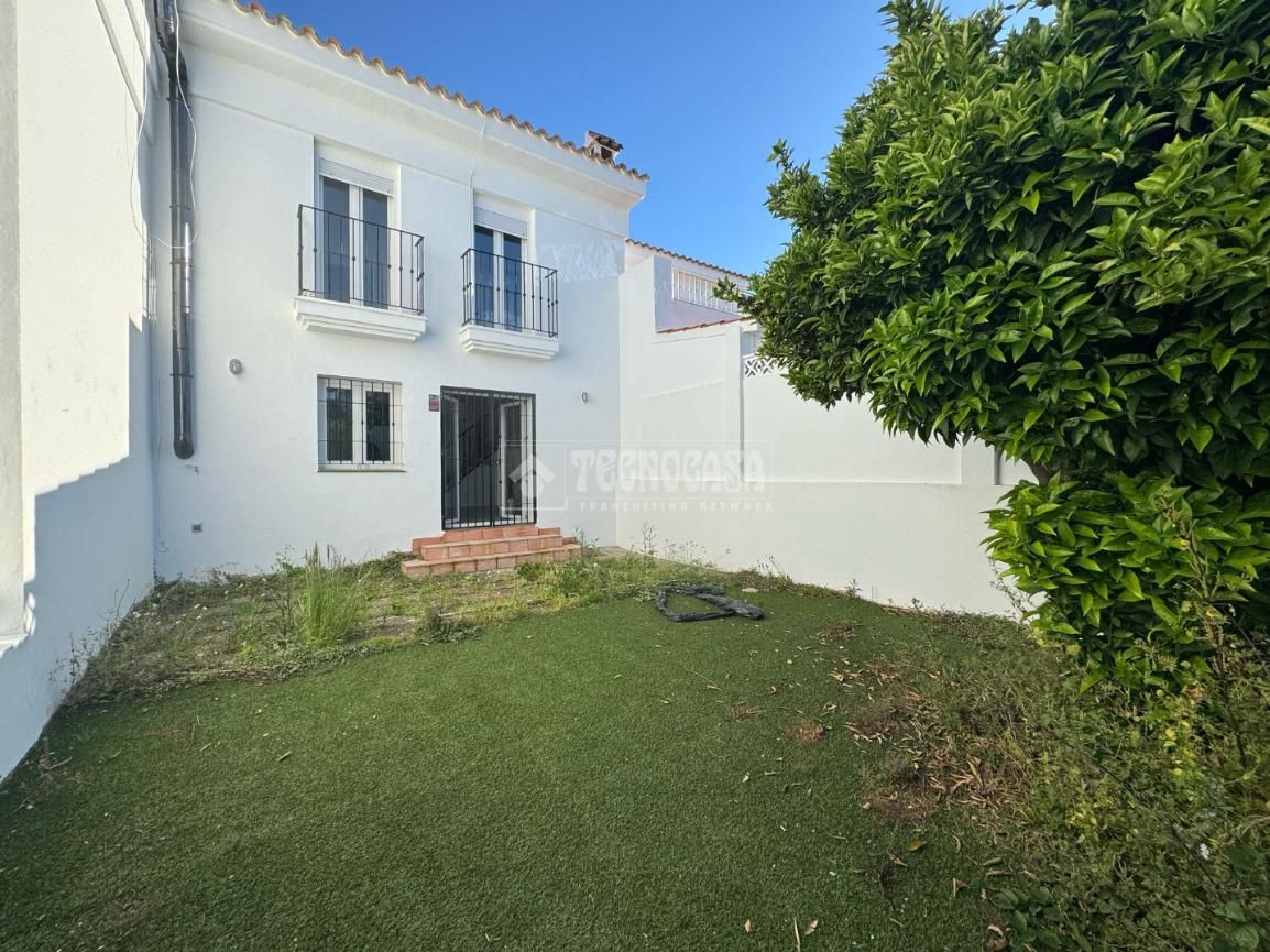 Exterior view of Single-family semi-detached for sale in Vejer de la Frontera