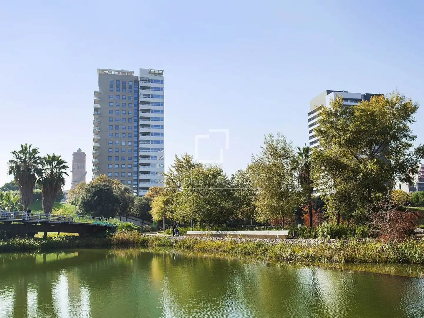 Außenansicht von Dachboden zum Verkauf in Barcelona mit Klimaanlage, Heizung und Privatgarten
