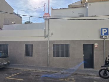 Maison mitoyenne avec balcon à vendre à Carrer de la Segarra 30