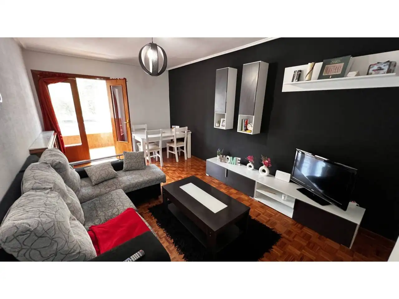 Living room of Flat for sale in Espinosa de los Monteros  with Heating, Terrace and Furnished