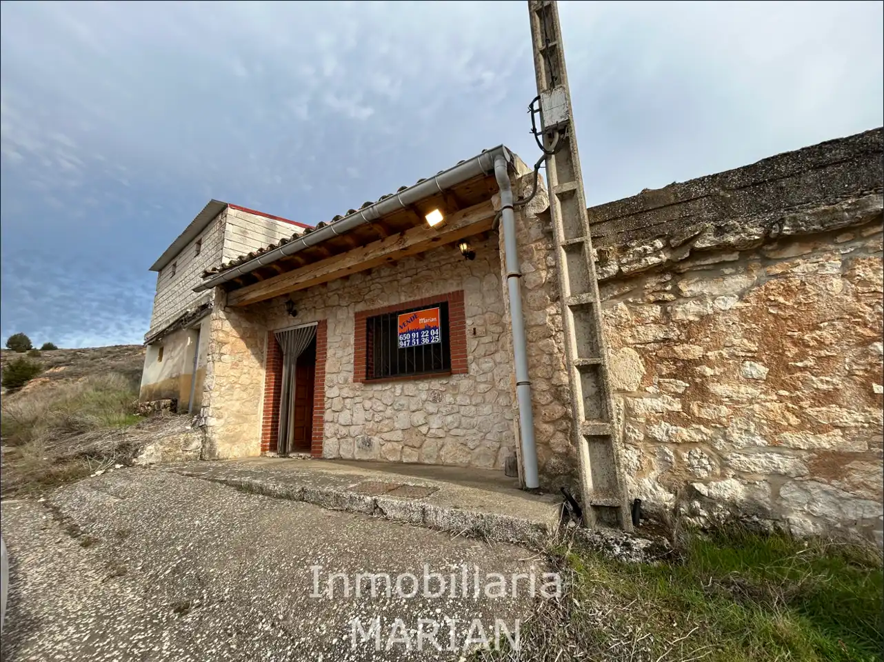 Vista exterior de Finca rústica en venta en Santa Cruz de la Salceda