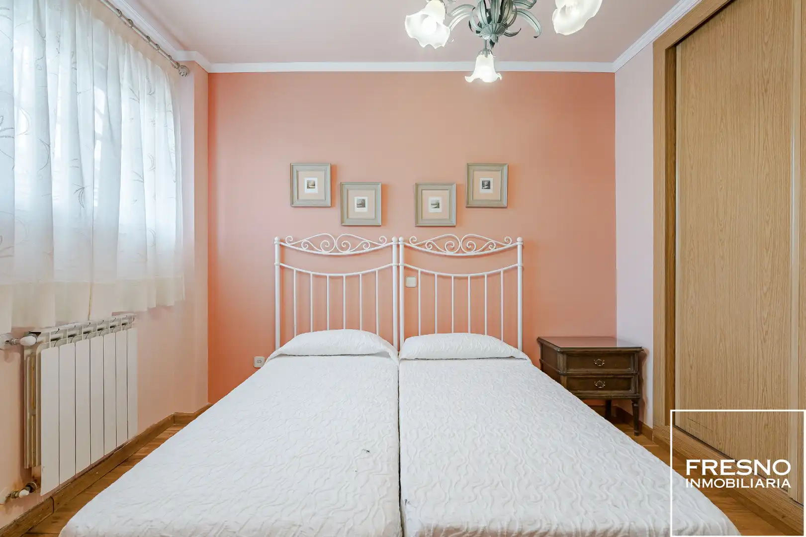 Bedroom of Detached homes for sale in Cobeña  with Air Conditioner, Heating and Private garden