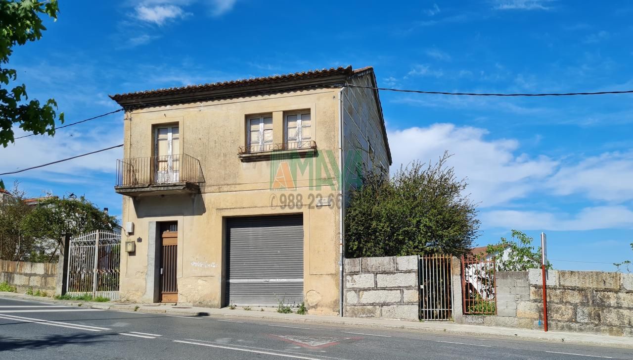 Vista exterior de Casa o xalet en venda en Ourense Capital  amb Jardí privat