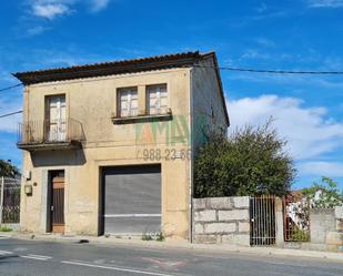 Vista exterior de Casa o xalet en venda en Ourense Capital  amb Jardí privat